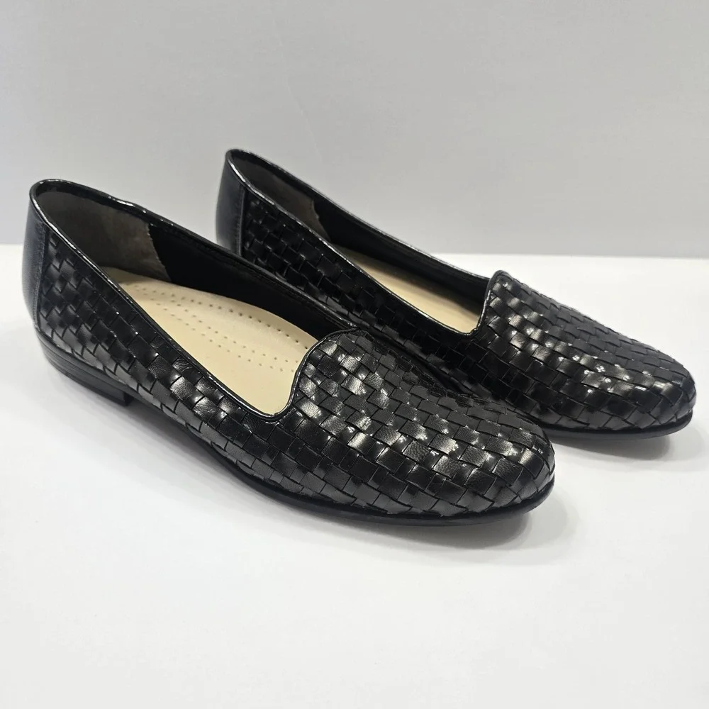 Trotters Women's Loafers Size 7N Black Woven Leather Slip On Flats Comfort Shoes
